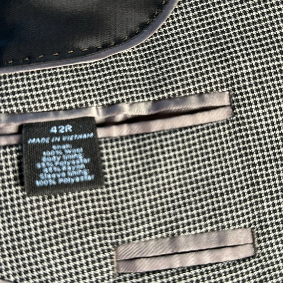 Marc Anthony Grey Suit Jacket 42R - Picture 6 of 6